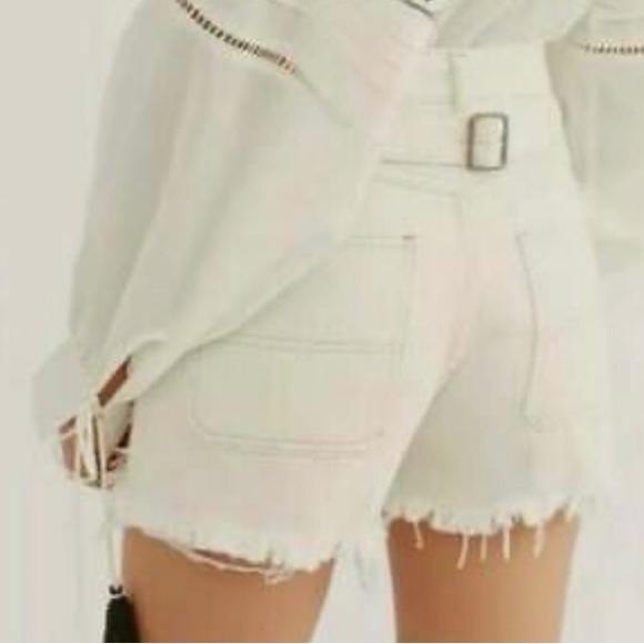WE THE FREE NWT Ivory denim jean shorts, size 24 - Picture 3 of 10